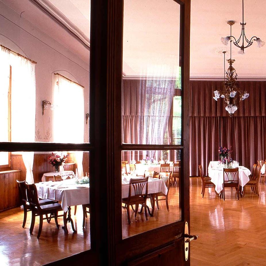 Restaurant "Gasthaus und Weingut Bad" in Osterfingen