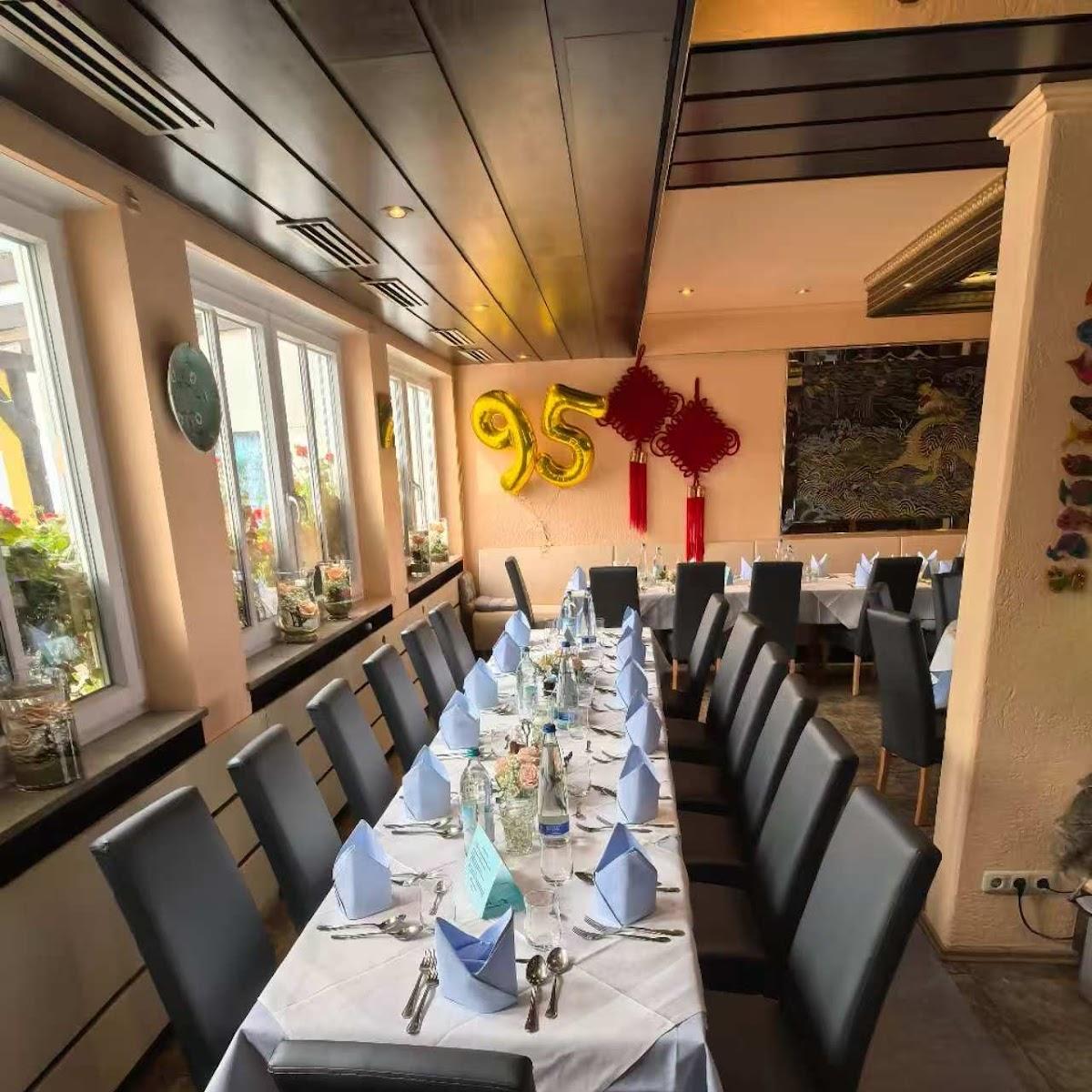 Restaurant "China-Restaurant Lon-Men" in Grünwald