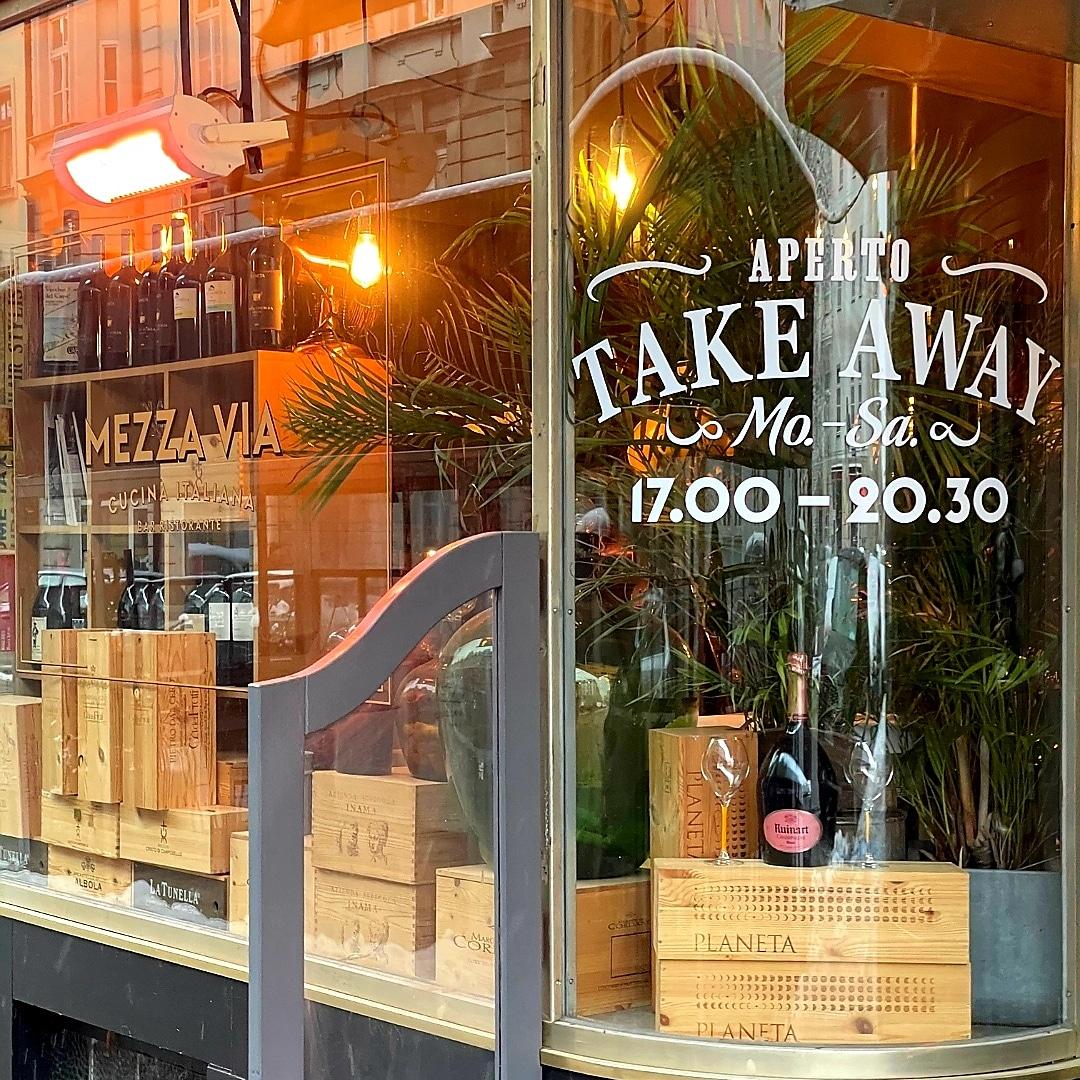 Restaurant "Mezza Via" in München