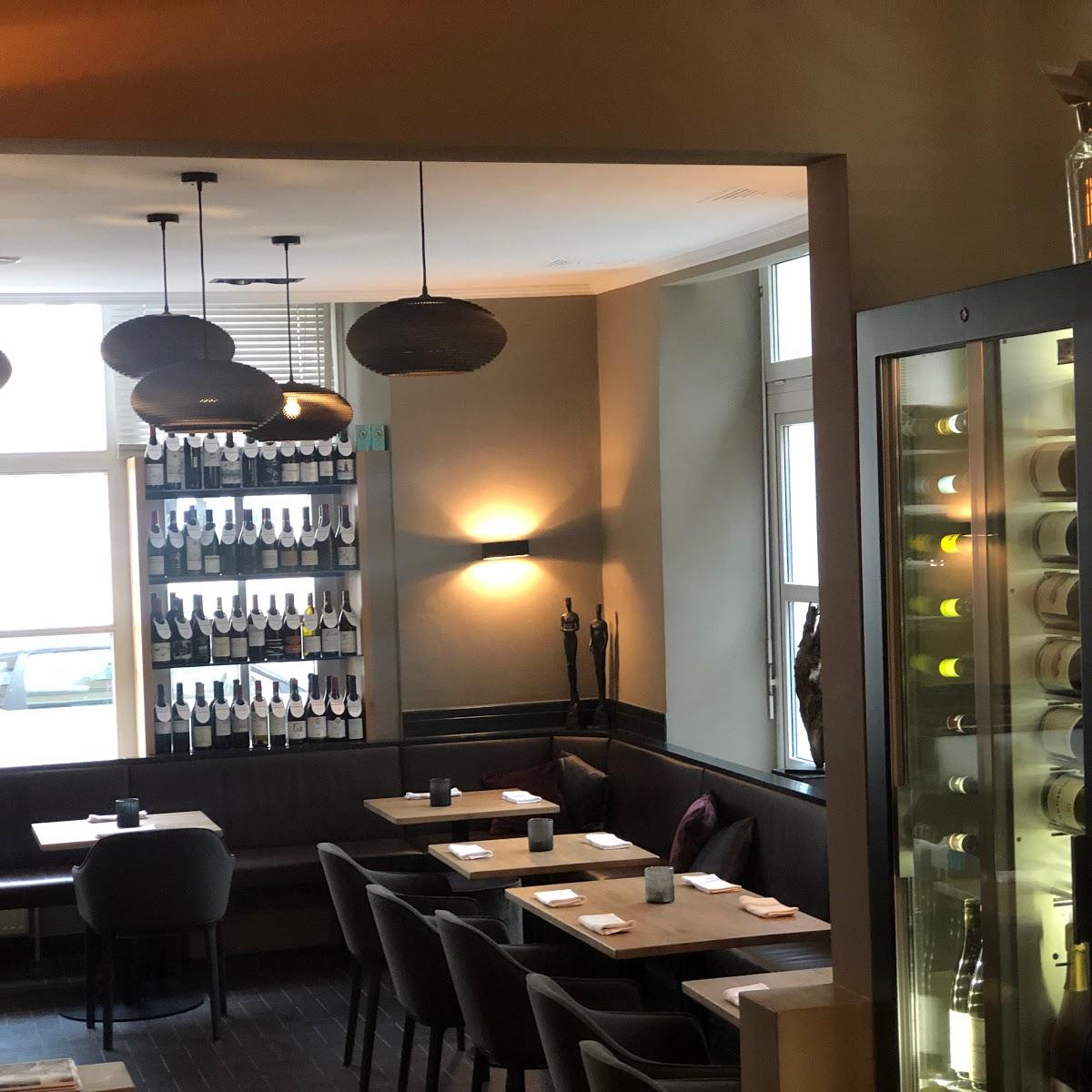 Restaurant "Pure Wine & Food" in München