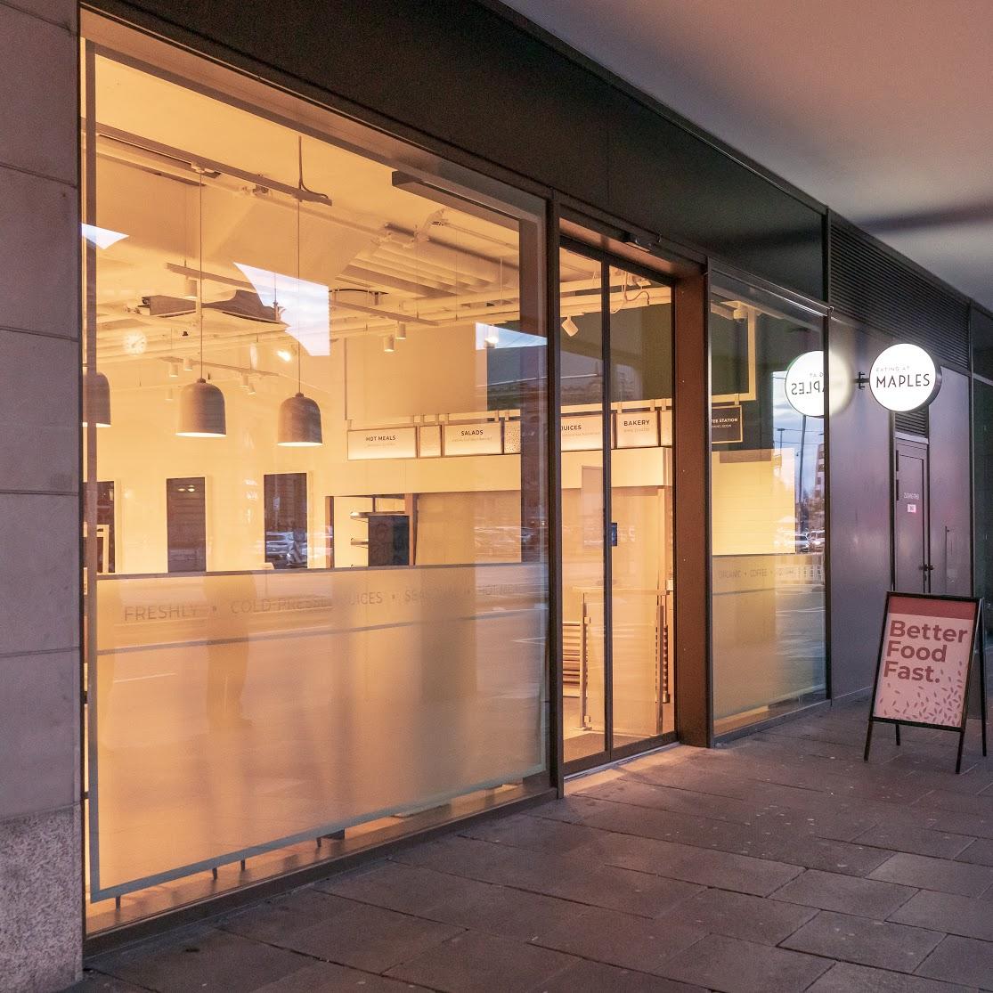 Restaurant "Eating at Maples" in Frankfurt am Main