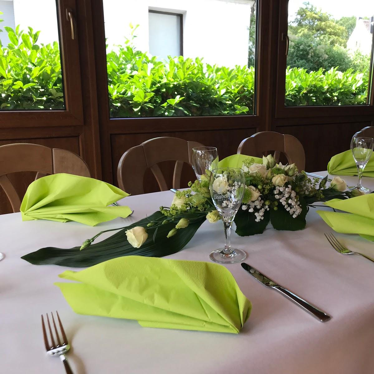 Restaurant "Hausener Dorfkrug - Susanne Faller UG haftungsbeschränkt" in Frankfurt am Main