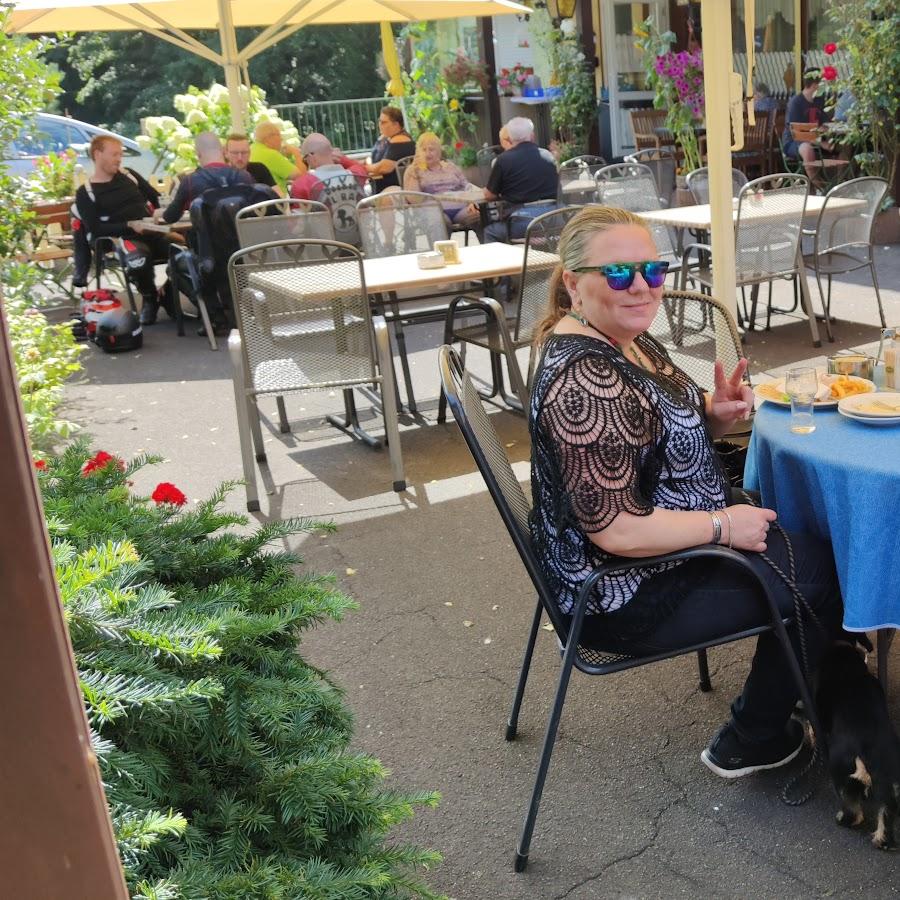 Restaurant "Schönnemer Hof" in Erbach