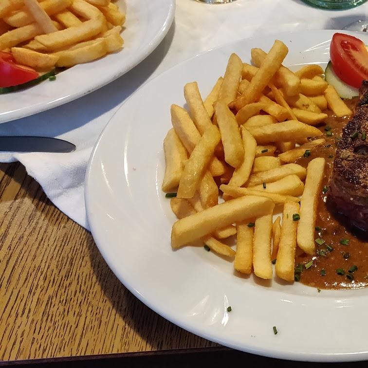 Restaurant "Gasthaus Zum Neubau" in Helsa