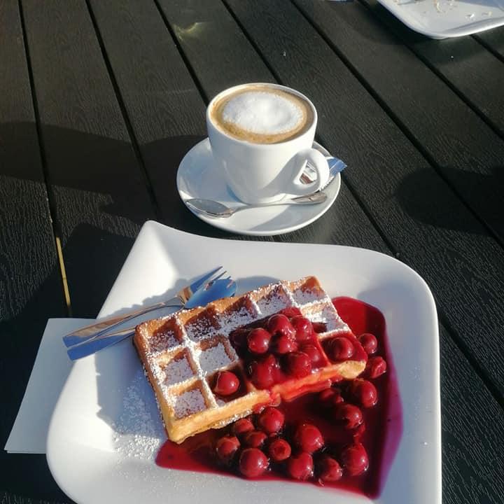 Restaurant "Peenehuus Cafe & mehr" in Neukalen