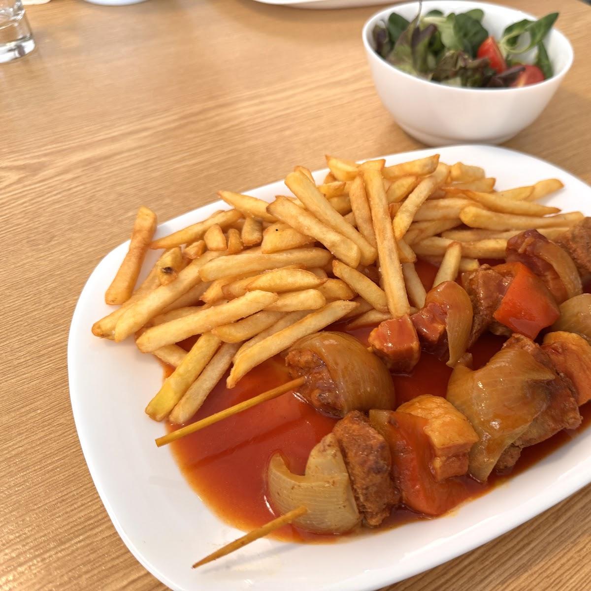 Restaurant "Kegelbahngaststätte Müller am Main" in Hallstadt