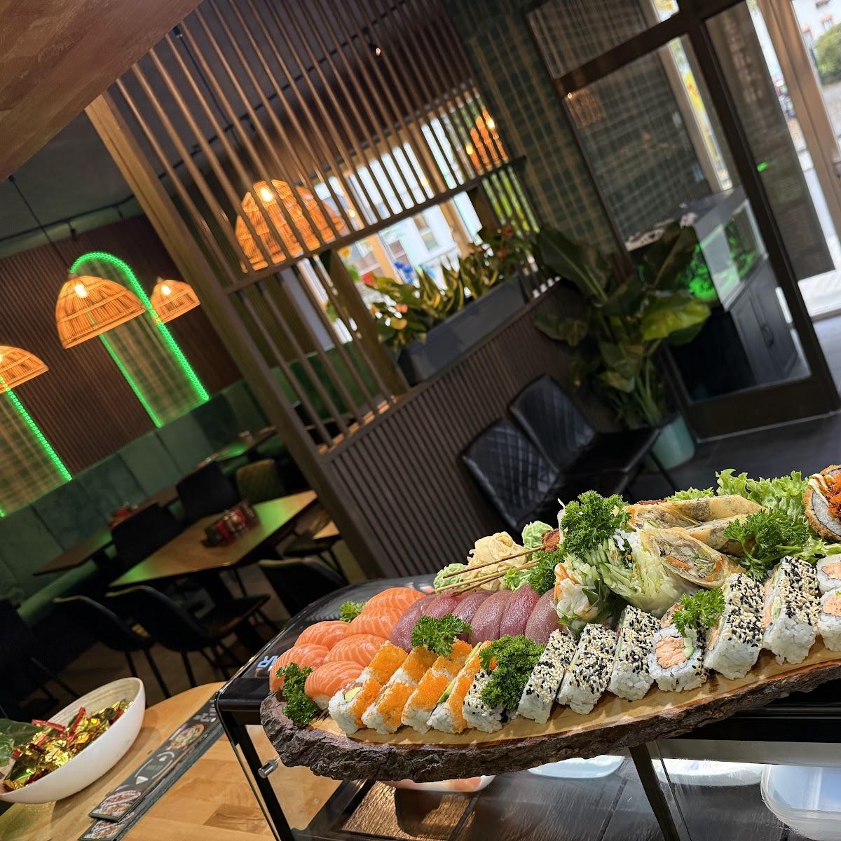Restaurant "Le Van - Asia Imbiss & Sushi Bar" in Hohenlinden