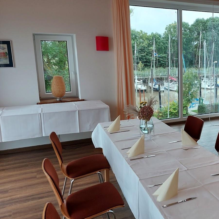 Restaurant "Bootshuus Luv Up" in Jemgum