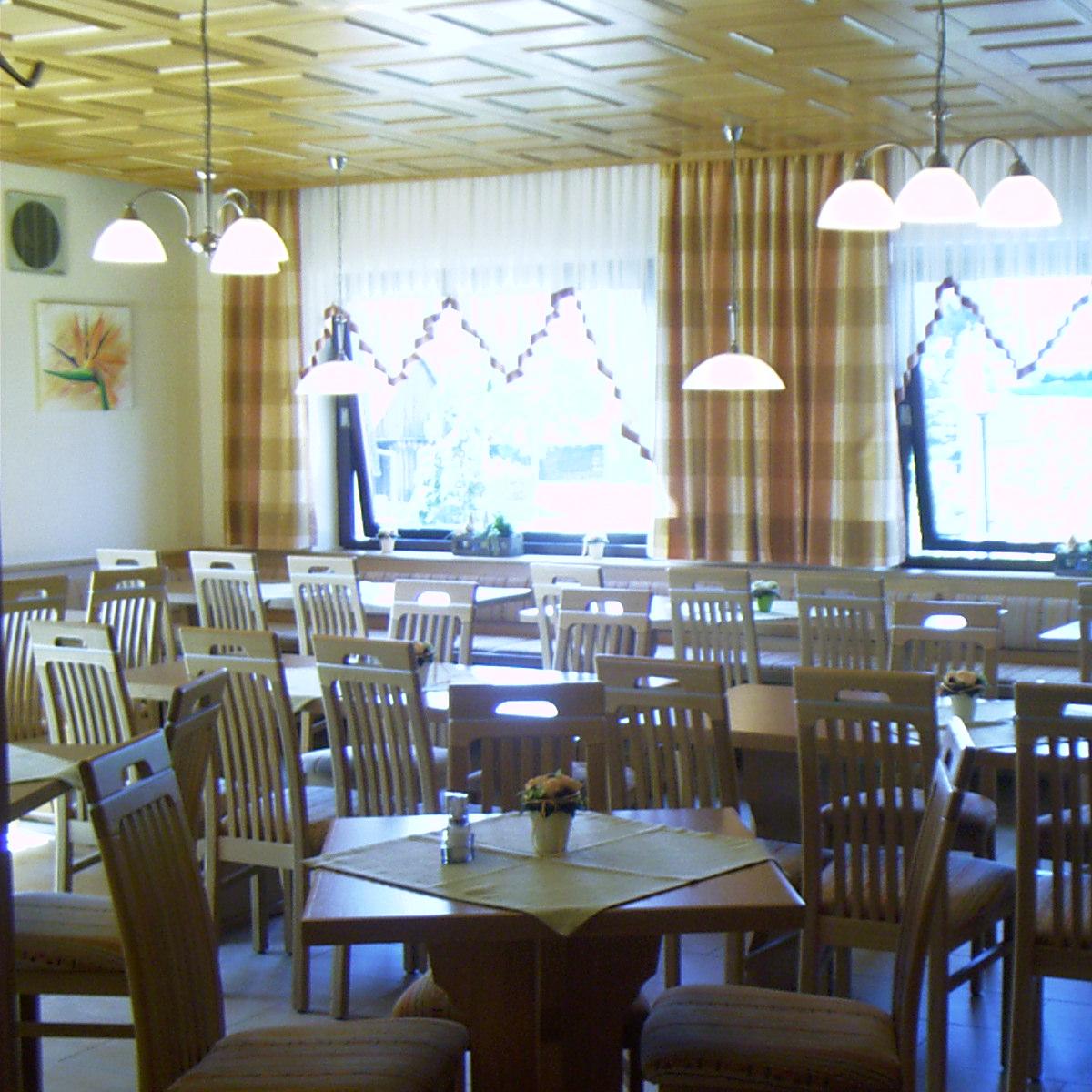 Restaurant "Gasthof & Metzgerei Schwarzer Adler Oberhaidelbach" in Leinburg