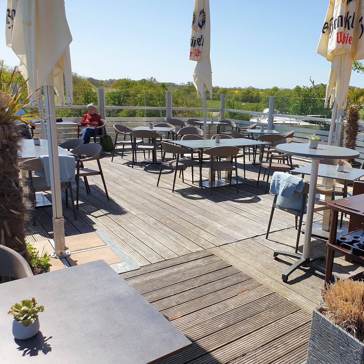 Restaurant "MeerRestaurant im Yacht Club" in Strande