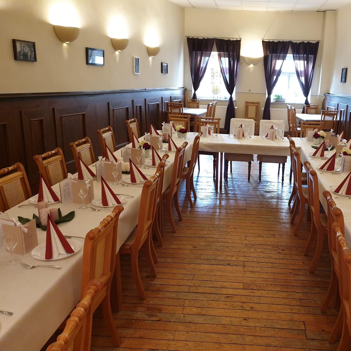 Restaurant "Osteria zur goldenen Traube" in  Donau