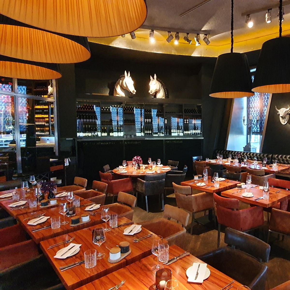 Restaurant "ROCCA 800°C | Steakhaus, Restaurant & Bar im er Medienhafen" in Düsseldorf