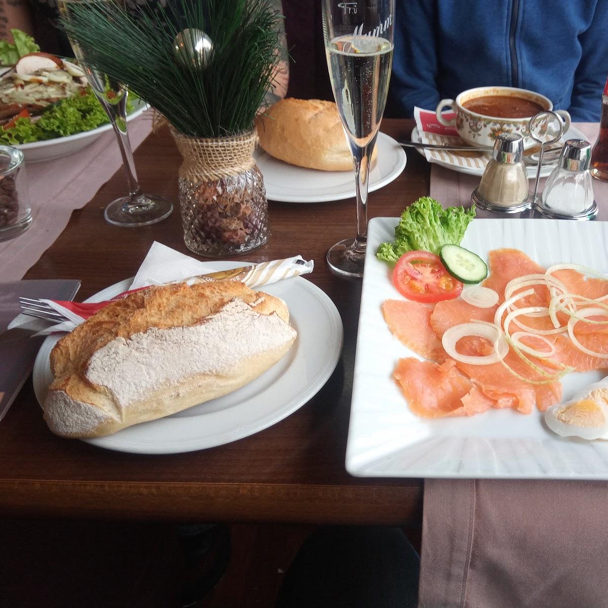 Restaurant "Bäckerei - Café Göttmann" in Höchst im Odenwald