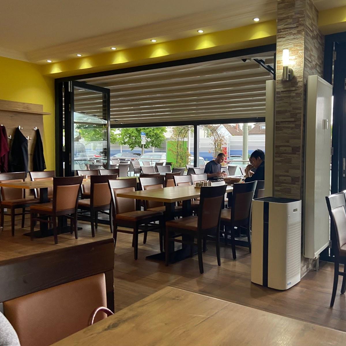 Restaurant "Kristall Restaurant" in Kelsterbach
