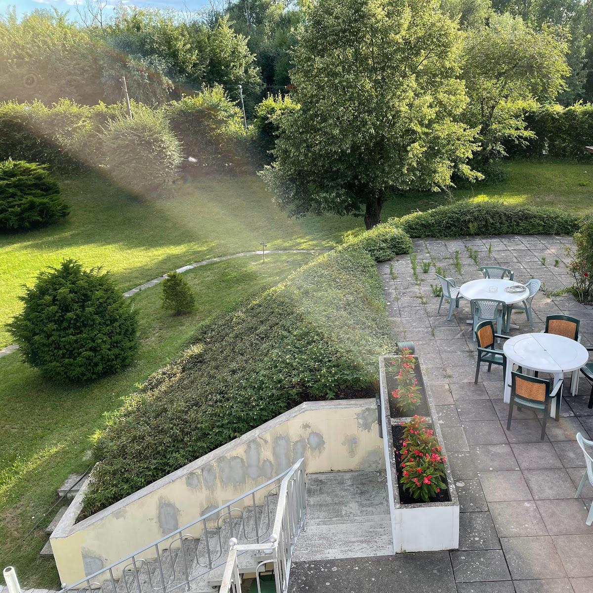 Restaurant "Gästehaus an der Rheinbrücke" in Altlußheim