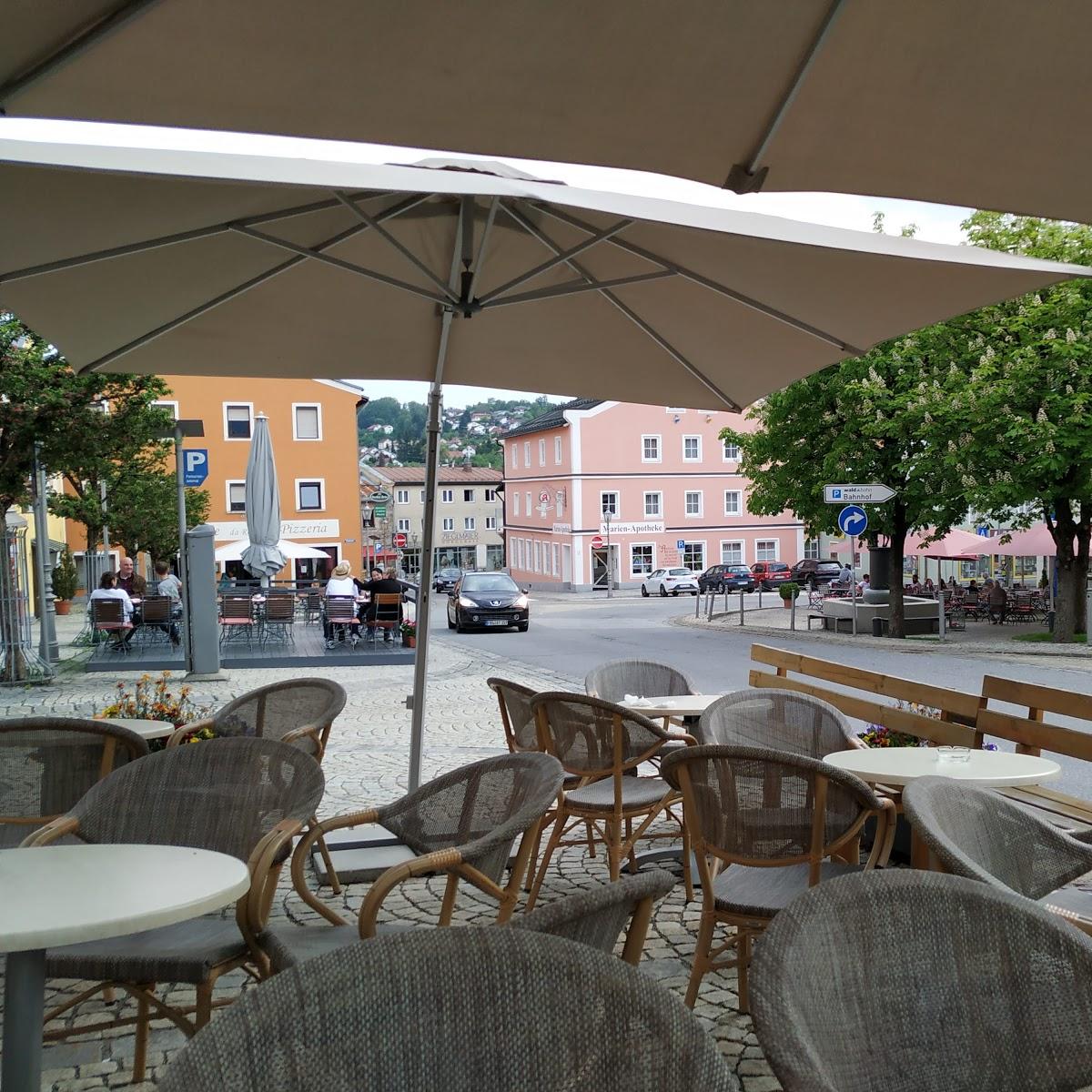 Restaurant "Eiscenter Café" in Grafenau