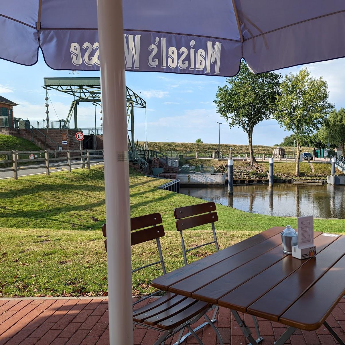 Restaurant "Café zur Schleuse |" in Landrecht