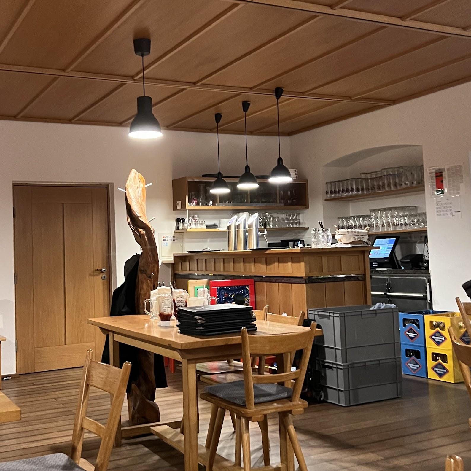 Restaurant "Bauer Wirt Mittich und EinkaufsZentrumMittich- shopping (s)mall 24-7" in Neuhaus am Inn