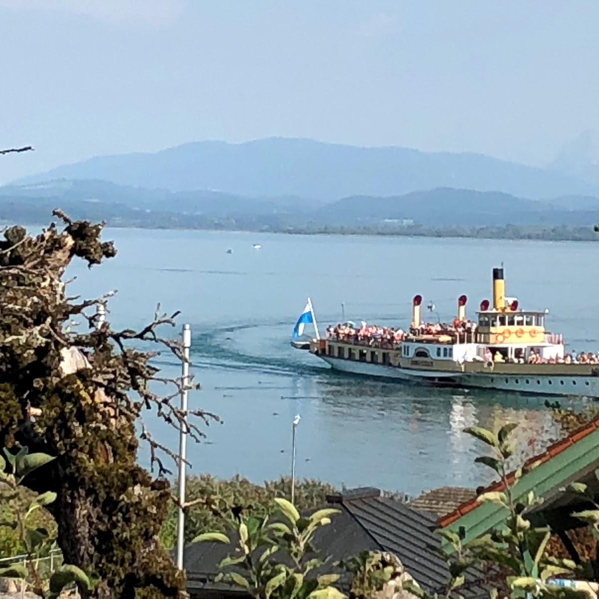 Restaurant "Pletzenauer E. u. Th." in Gstadt am Chiemsee