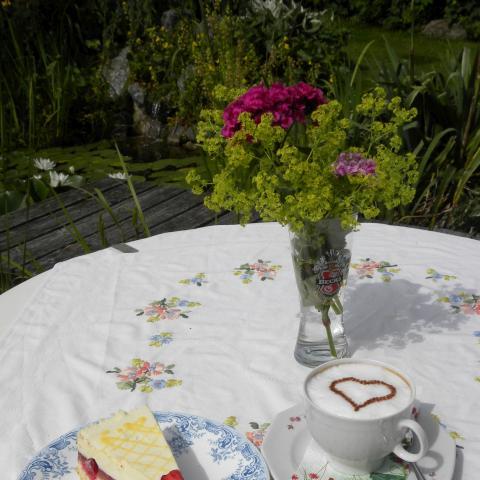 Restaurant "Café im Grünen - Immer am ersten Sonntag im Monat von Mai bis Oktober bei schönem Wetter" in Meßkirch