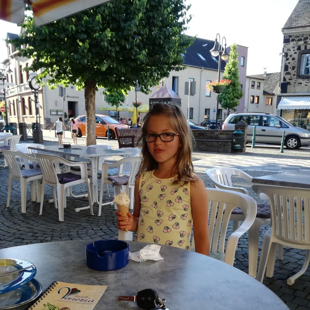 Restaurant "Eiscafé Venezia" in Mülheim-Kärlich