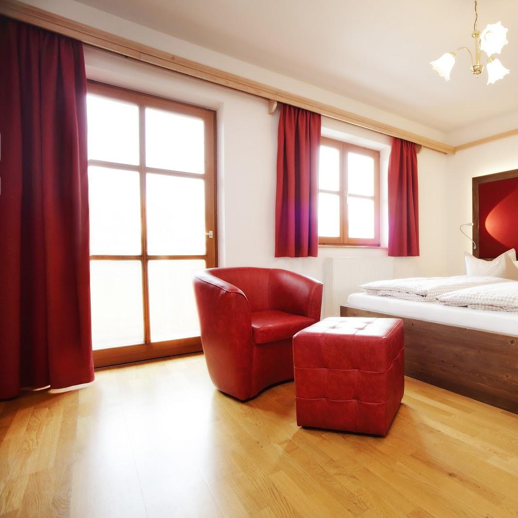 Restaurant "Schätzlhof - Christian Josef und Christian jun. Schätzl" in Ruderting