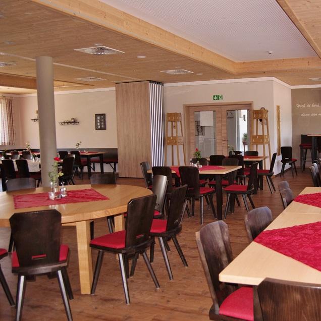 Restaurant "Wirtshaus am Helfenberg-Vereinsheim Lengenfeld" in Velburg