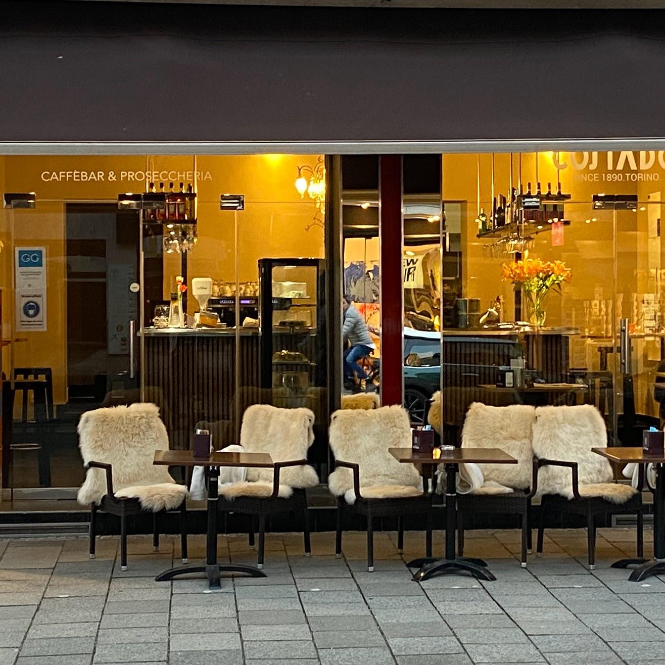 Restaurant "Caffè Al Bacio" in München