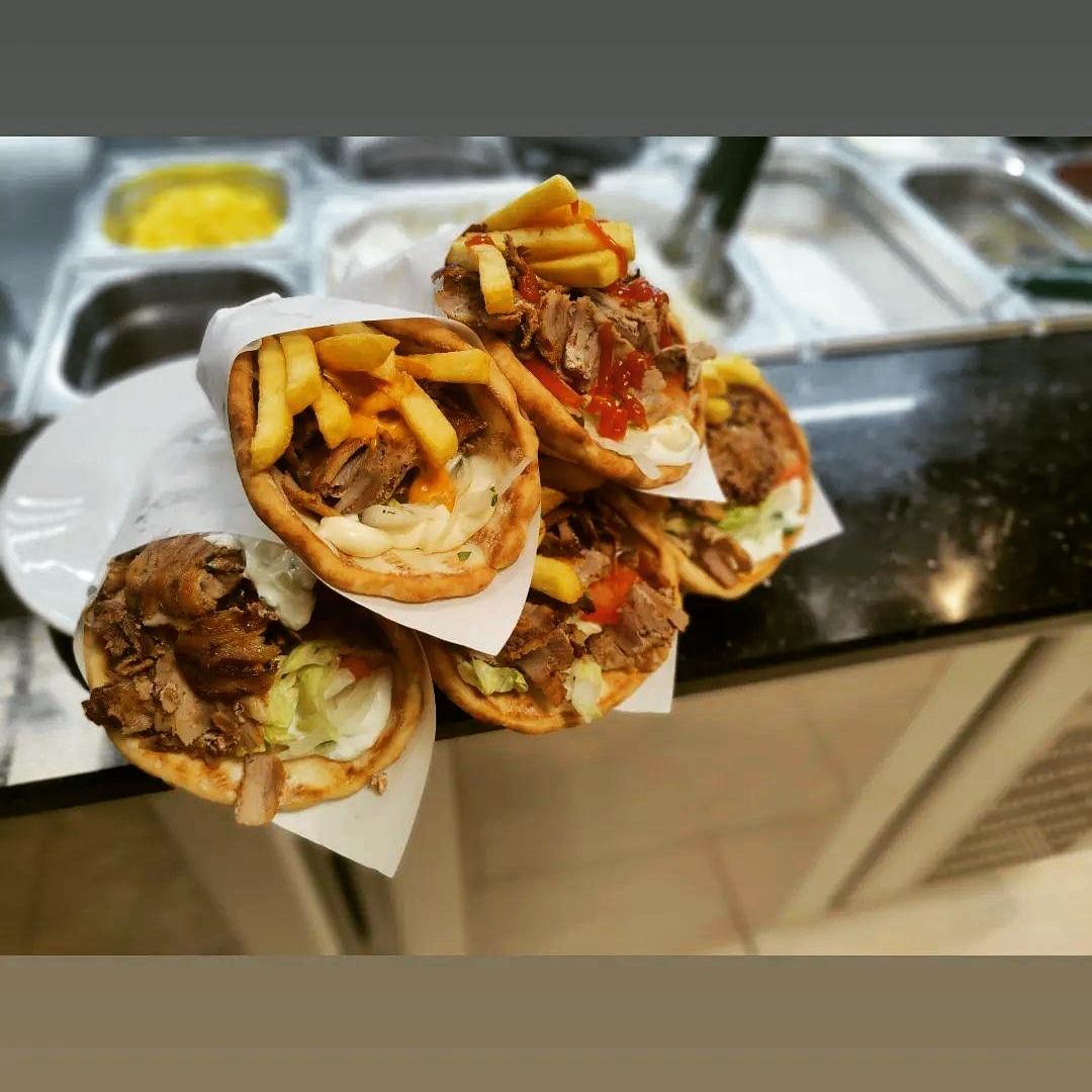 Restaurant "Mani Grill" in Kamen