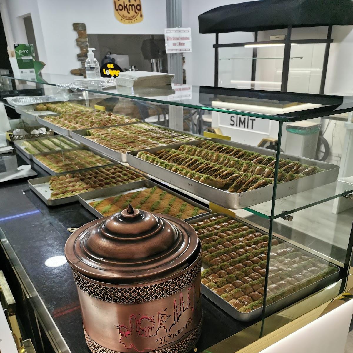 Restaurant "Azra lokma | smoke pops(Dragon‘s Breath) |roll eis|chii köfte(çi köfte)|Baklava" in Wiesbaden