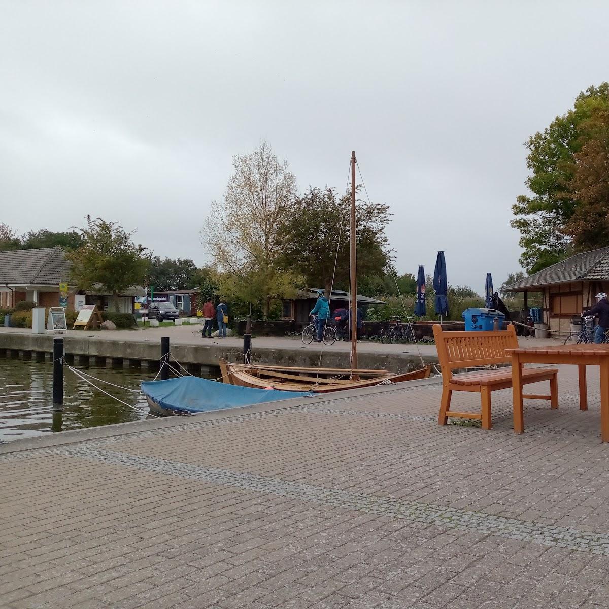 Restaurant "er Fischräucherei am Hafen, Inh. Peter Dabels" in Wustrow