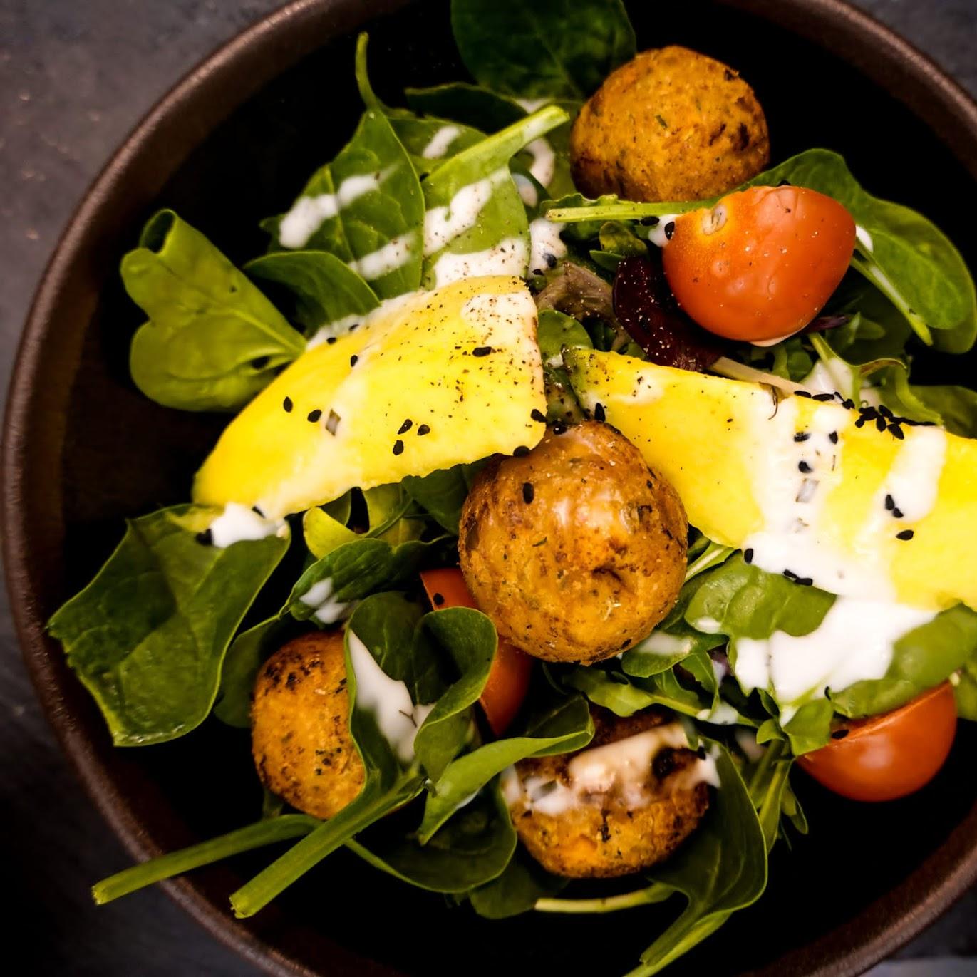 Restaurant "Roya Oriental Cafe" in München