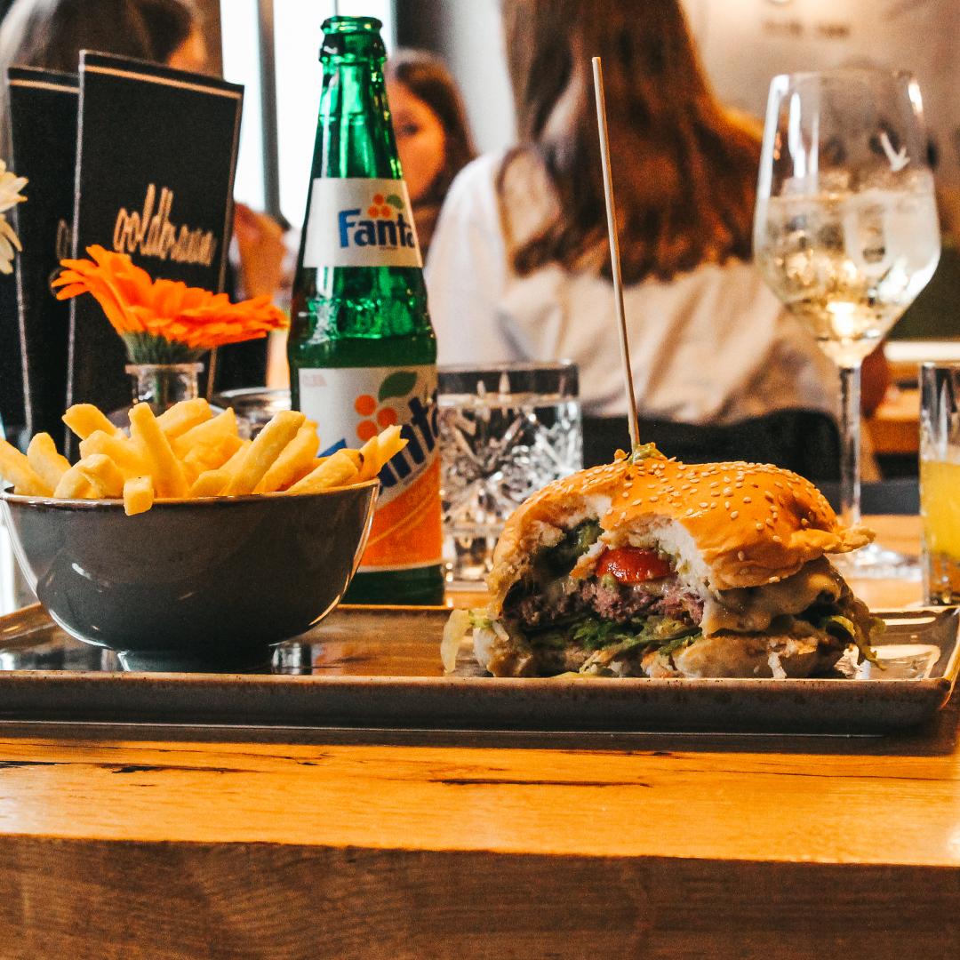 Restaurant "goldbraun" in Garching bei München