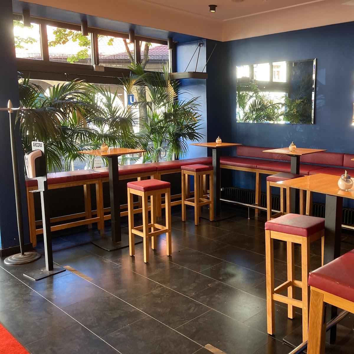 Restaurant "Frisch Backstube - Café am Max-Weber-Platz" in München