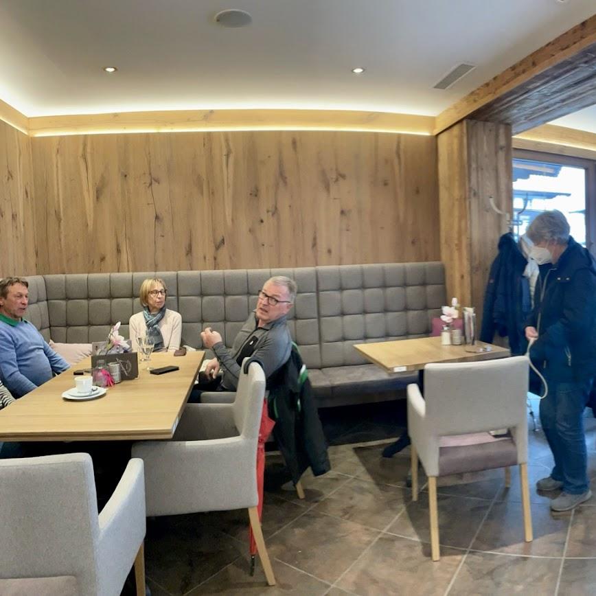 Restaurant "Cafe Konditorei Lorenzoni" in Kirchberg in Tirol