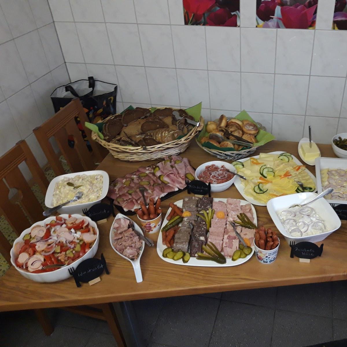 Restaurant "Feststadl Zum Eisbären - Christbaumverkauf" in Stadtsteinach