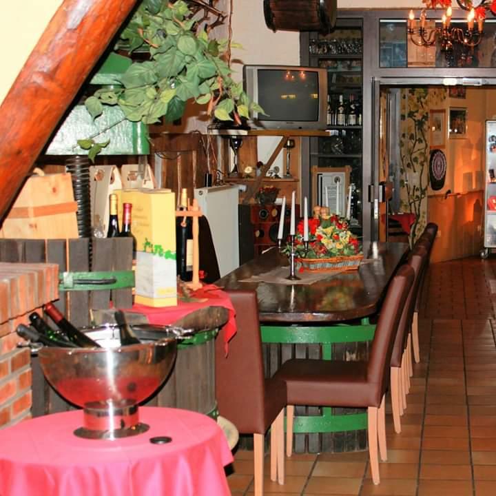 Restaurant "Weingut R. Brösch & Restaurant Kelterhaus" in Osann-Monzel