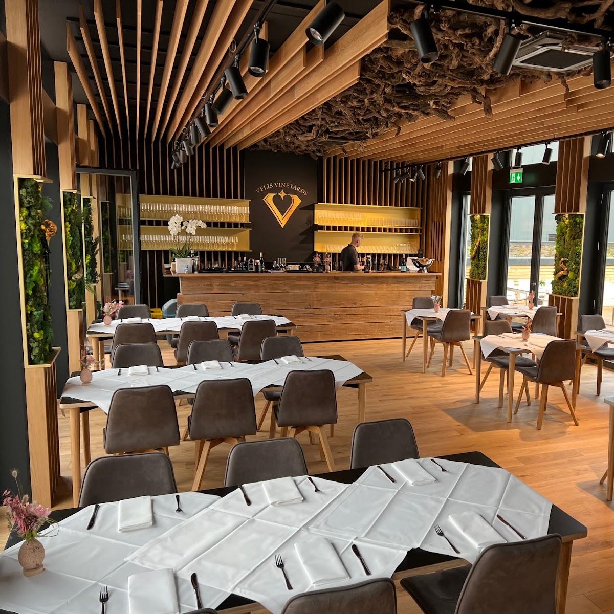 Restaurant "Vinothek und Weingut Velis Vineyards" in Flörsheim-Dalsheim