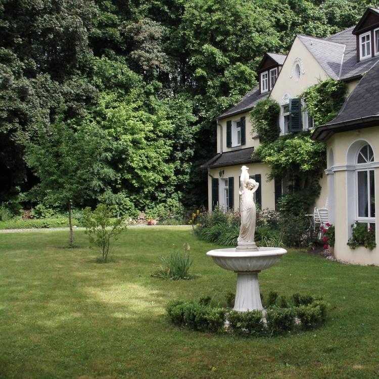 Restaurant "Hotel und Restaurant Bellevue - Jawaria Kanwal Chaudhary" in Schmölln