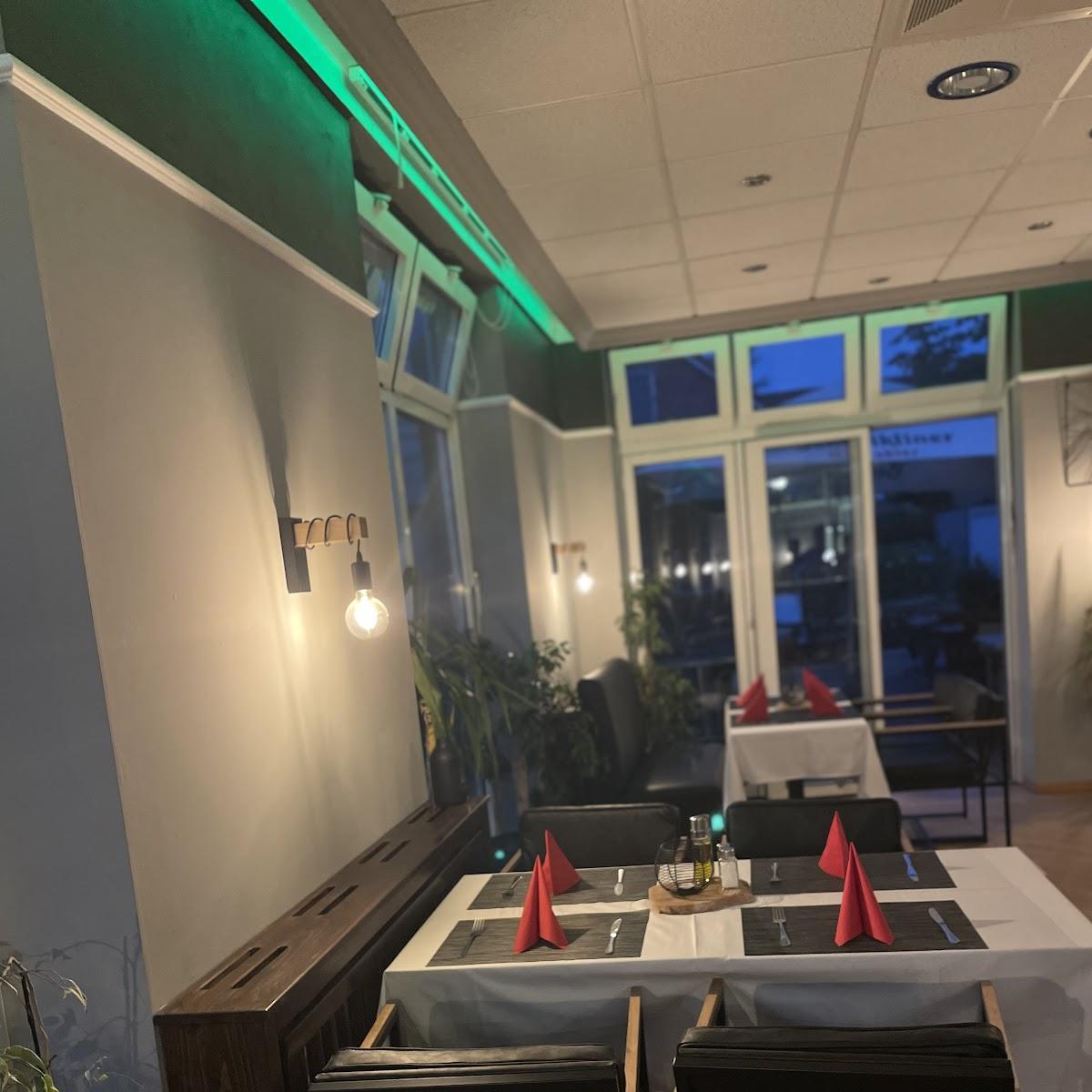 Restaurant "Sunnys" in Twist