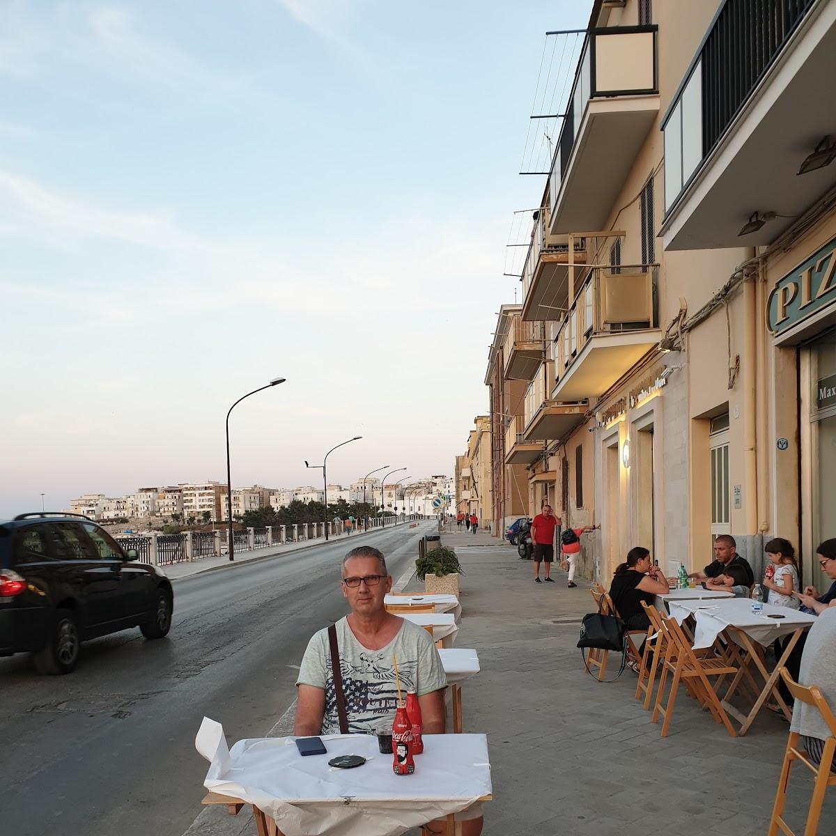 Restaurant "Pizzeria Da Enzo con Forno a Legna" in Vieste