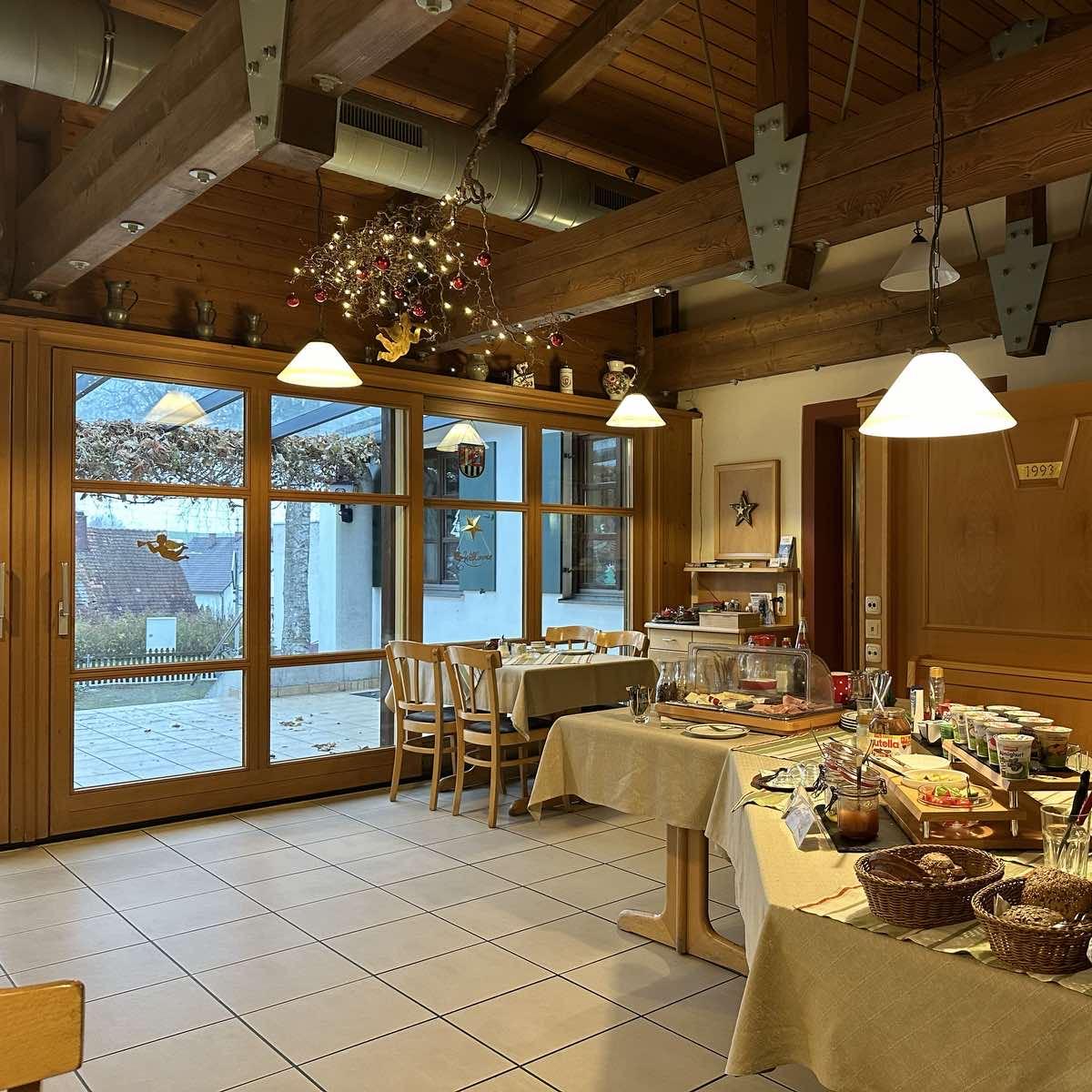 Restaurant "Gasthof Zahler" in Röfingen