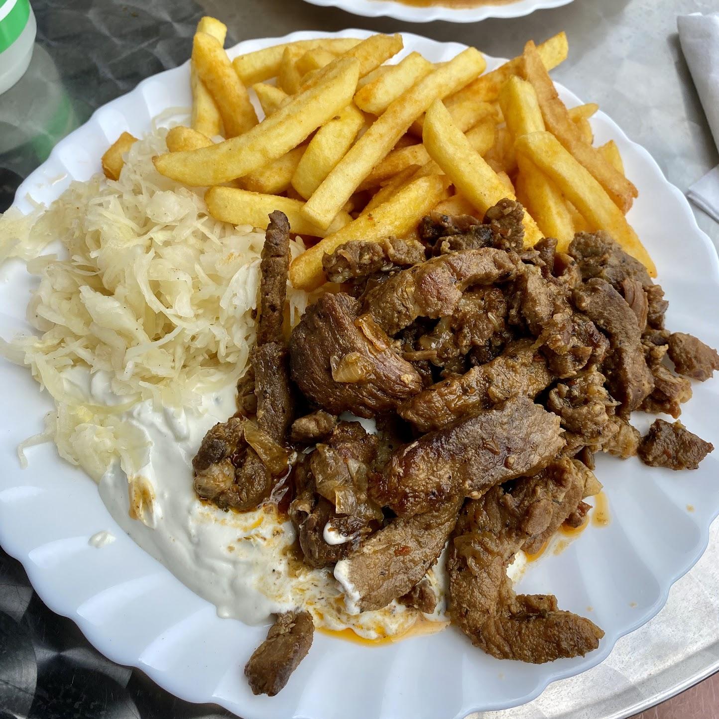 Restaurant "DIS Restaurant Ihr SB Restaurant in der Gutenbergstraße 7b, 24558  neben der Tankstelle" in Henstedt-Ulzburg