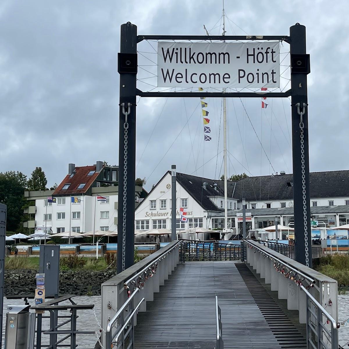 Restaurant "Das NEUE Schulauer Fährhaus - Schiffsbegrüßungsanlage Willkomm-Höft" in Wedel