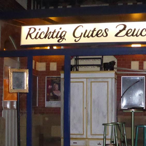 Restaurant "Richtig Gutes Zeuch - Kneipe im Bahnhof Langendreer" in Bochum