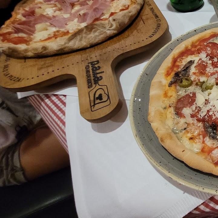 Restaurant "Cave Pizzeria" in Ladenburg