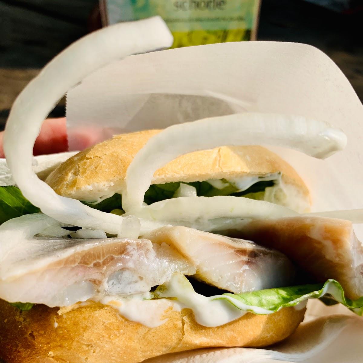 Restaurant "Fisch Brötchen Hütte" in  Sellin