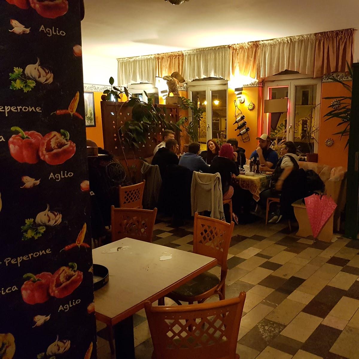 Restaurant "Pizzeria Allastrada" in Thum