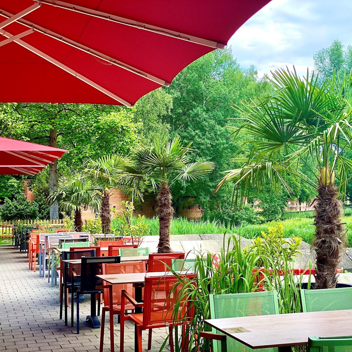 Restaurant "Barfüßer Biergarten im Glacis" in Neu-Ulm