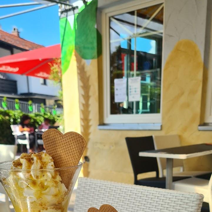 Restaurant "Eiscafé la Grotta" in Altenmarkt an der Alz